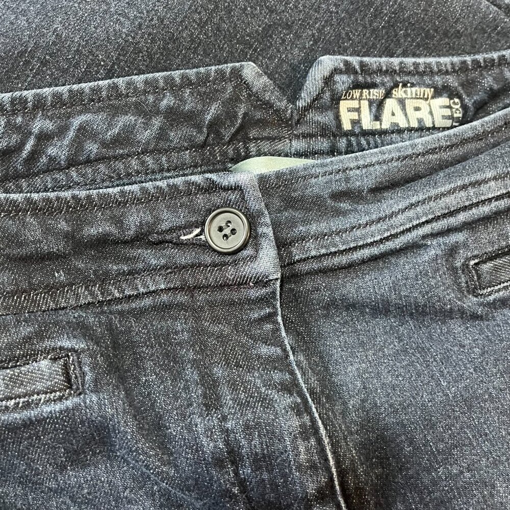 New York & Company Low Rise Flare Dark Blue Jean Size 14 - Picture 4 of 8